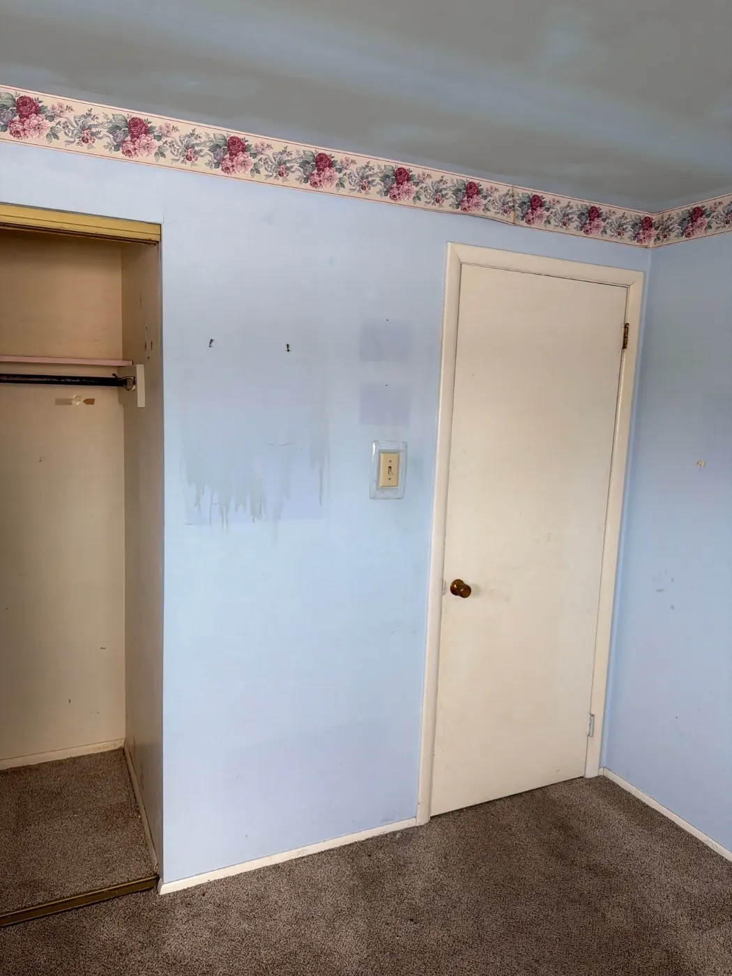 Moisture meter reading on drywall in Pendleton water loss